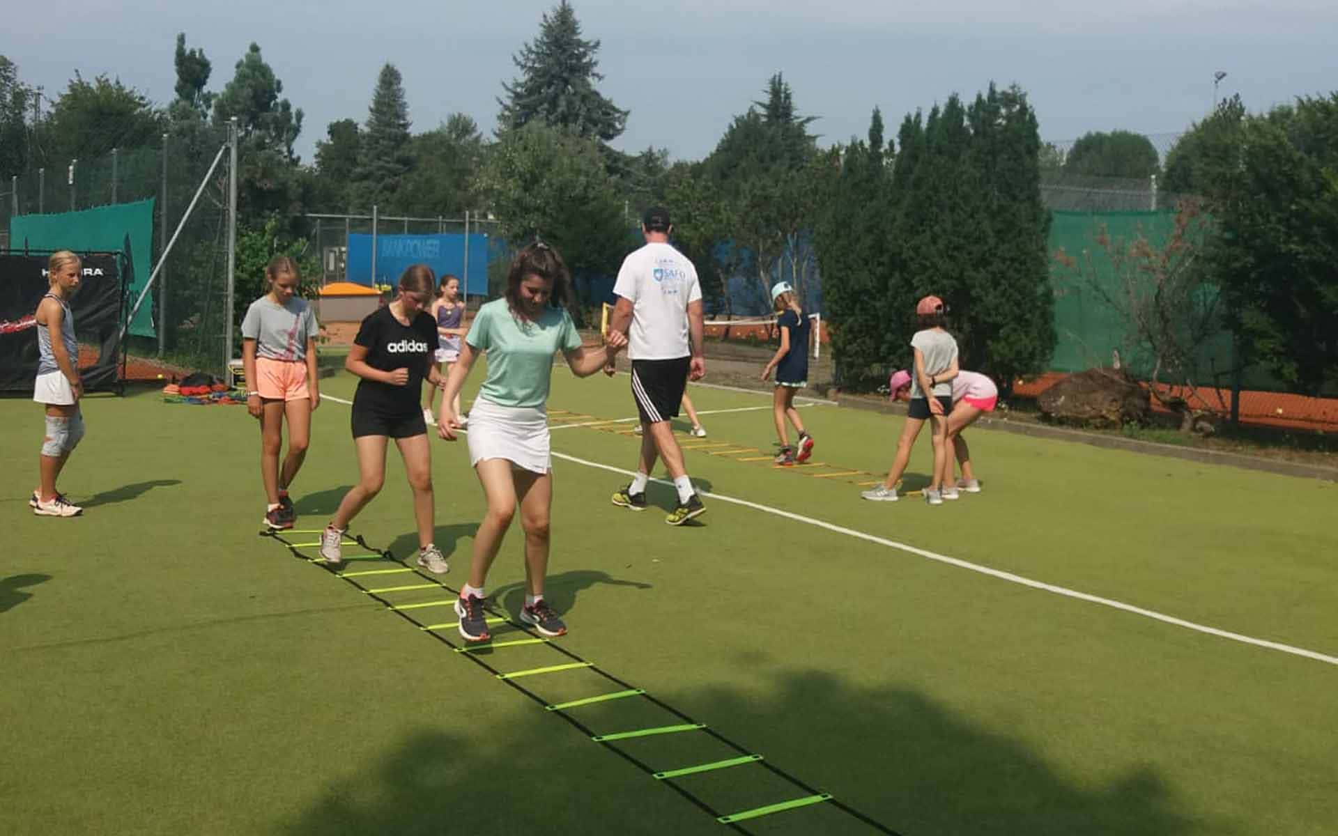 https://sportclub-safo.de/wp-content/uploads/2023/12/tennis-kurse-athletiktraining.jpg